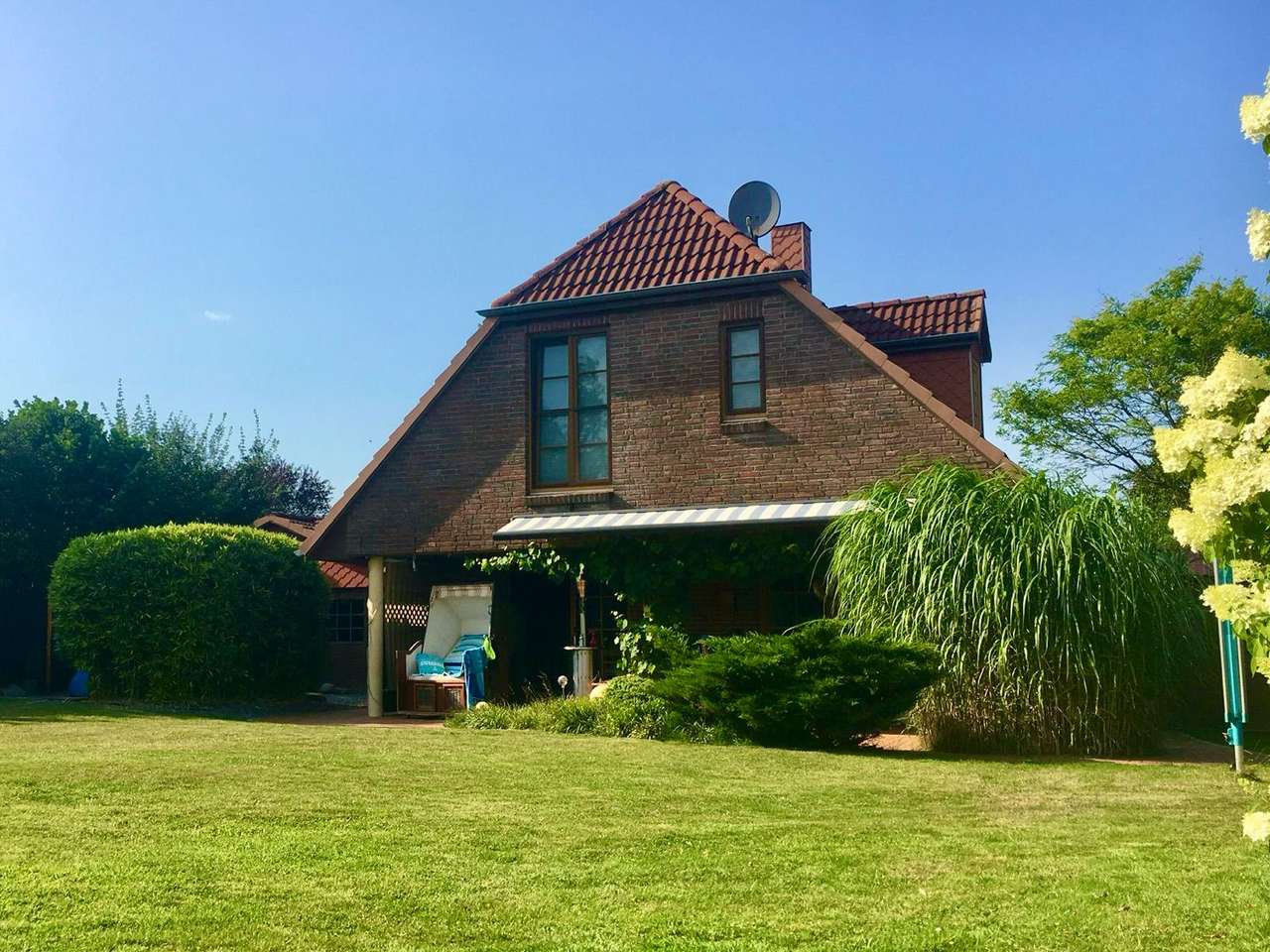 Wohnen mit Weitblick: Wunderschönes Einfamilienhaus in Oeversee