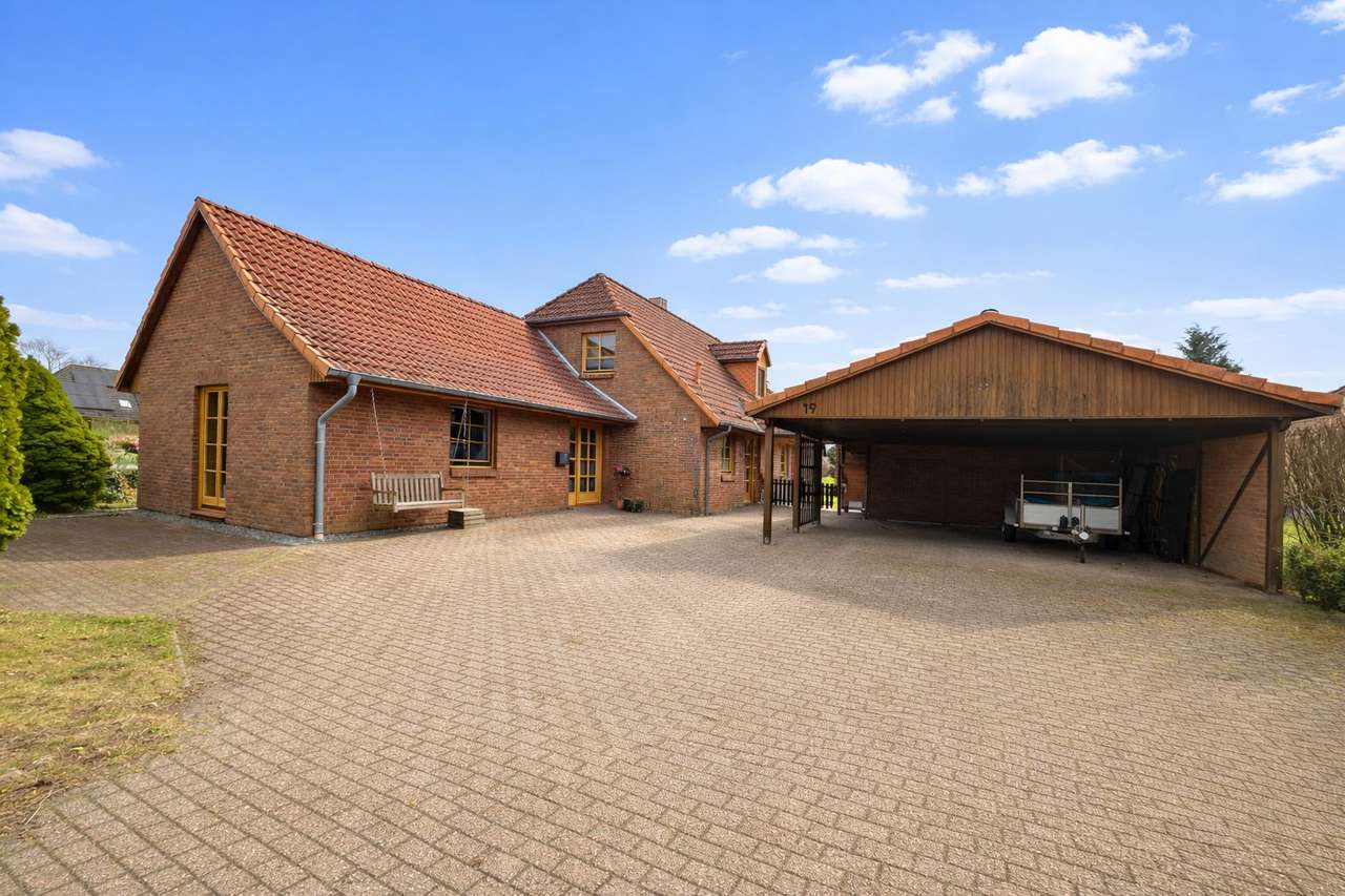 Wohnen mit Weitblick: Wunderschönes Einfamilienhaus in Oeversee