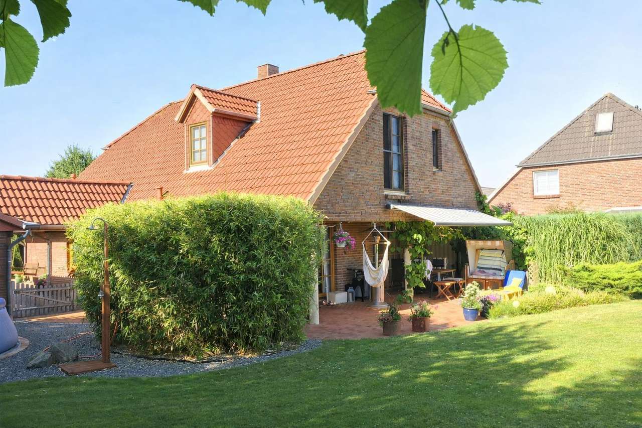 Wohnen mit Weitblick: Wunderschönes Einfamilienhaus in Oeversee