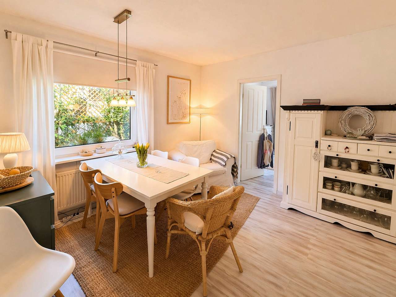 Wohnen in Hamburg-Niendorf: Gepflegtes Haus mit Einliegerwohnung und schönem Garten