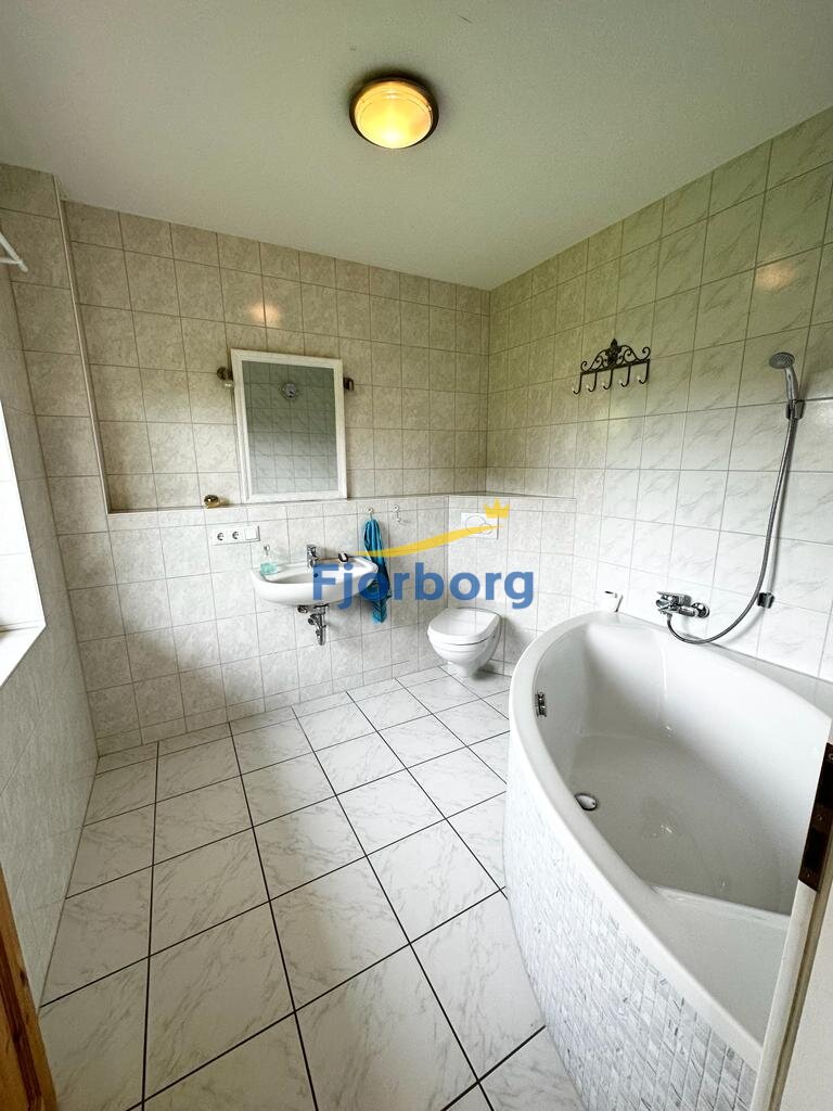 Bad mit Badewanne Bad mit Badewanne