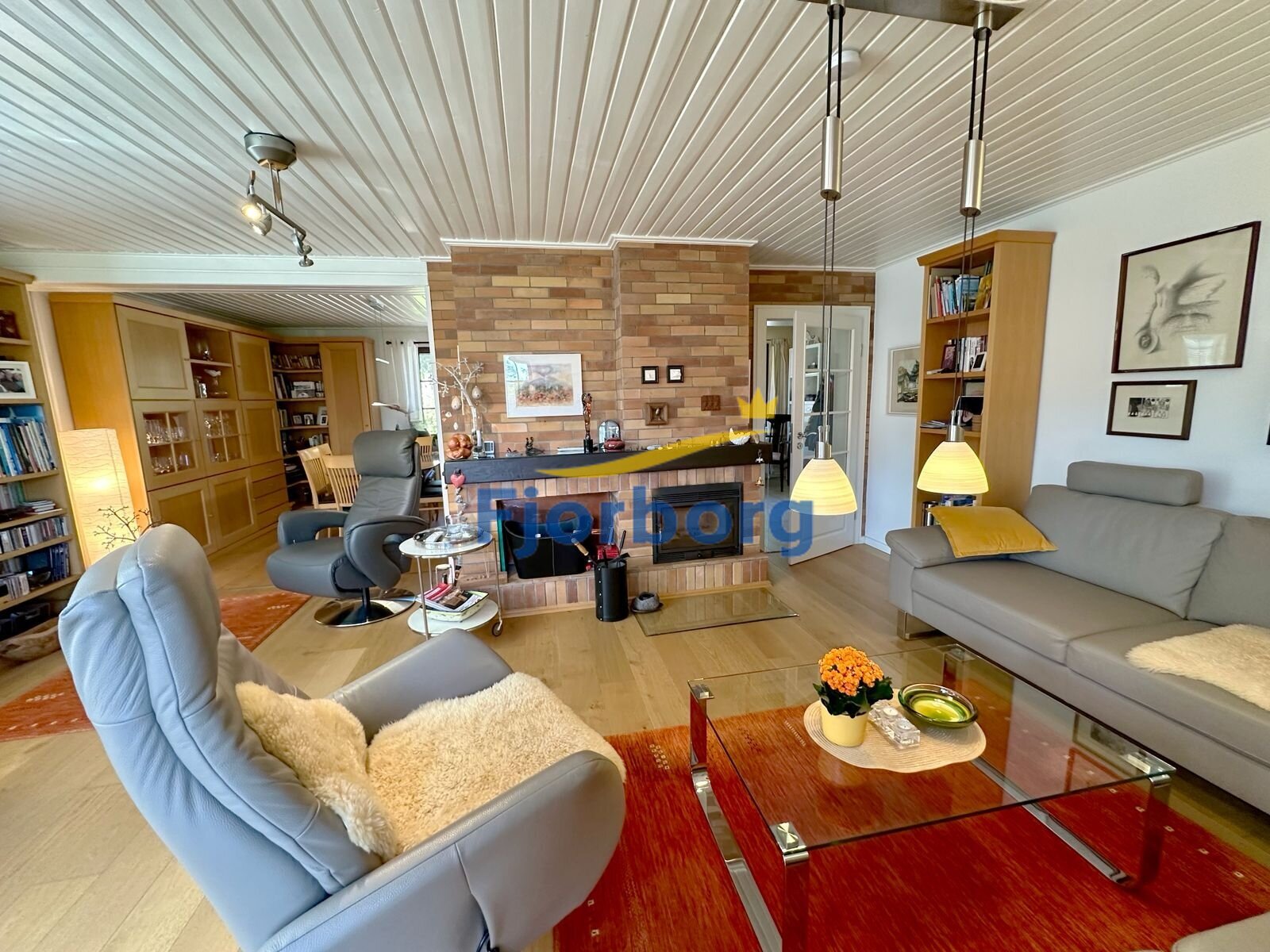 Wohnzimmer mit Kamin Wohnzimmer mit Kamin