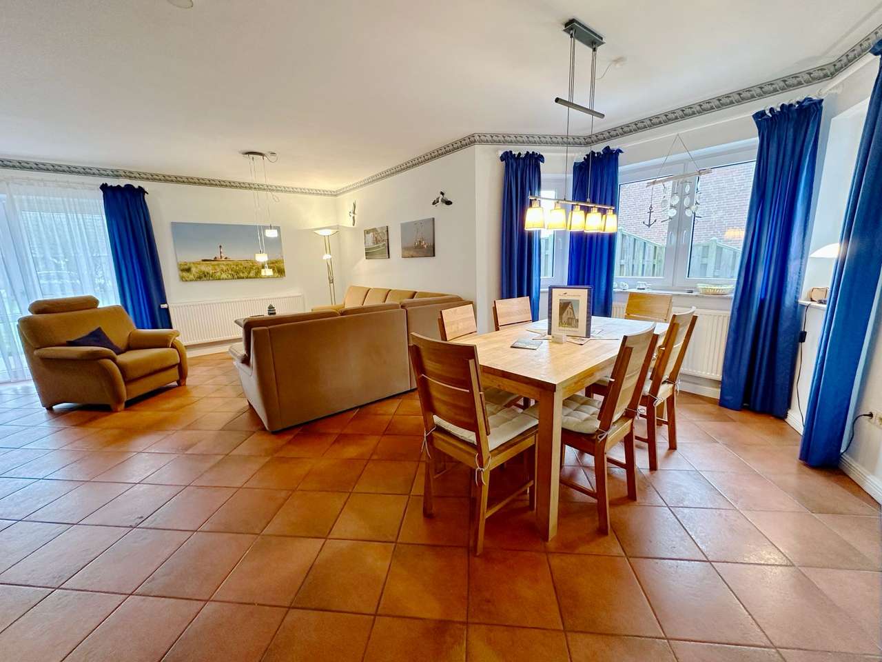 offener Wohn- und Essbereich