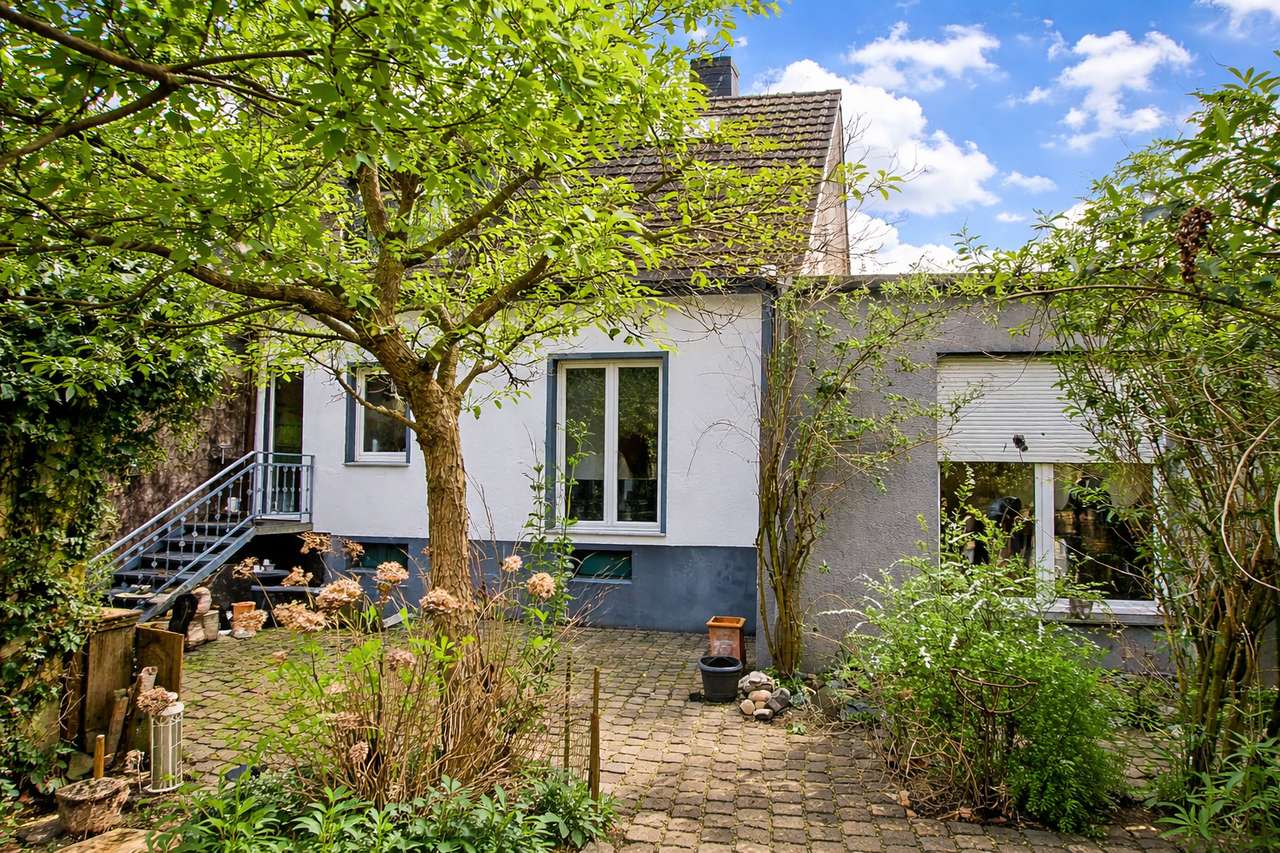 Hausansicht Garten