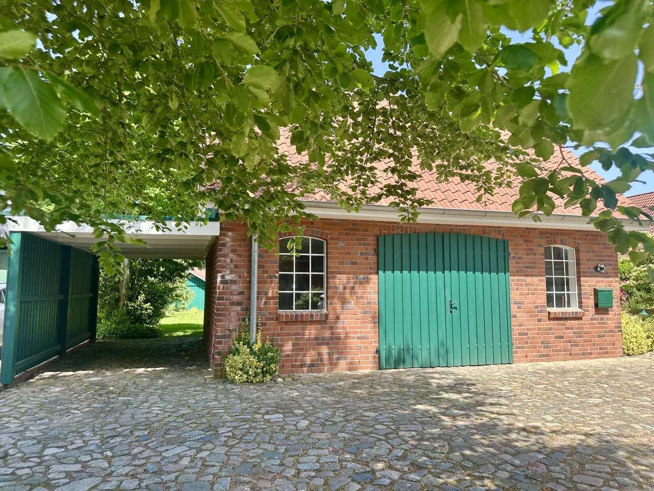 Garage Garage