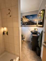 Gäste-WC mit Dusche